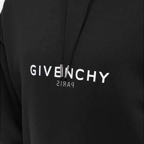 Givenchy Reverse logo